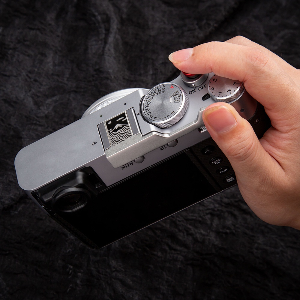 X100VI Migliora l'impugnatura  - Fujifilm Camera X100Vi recensione e prezzo